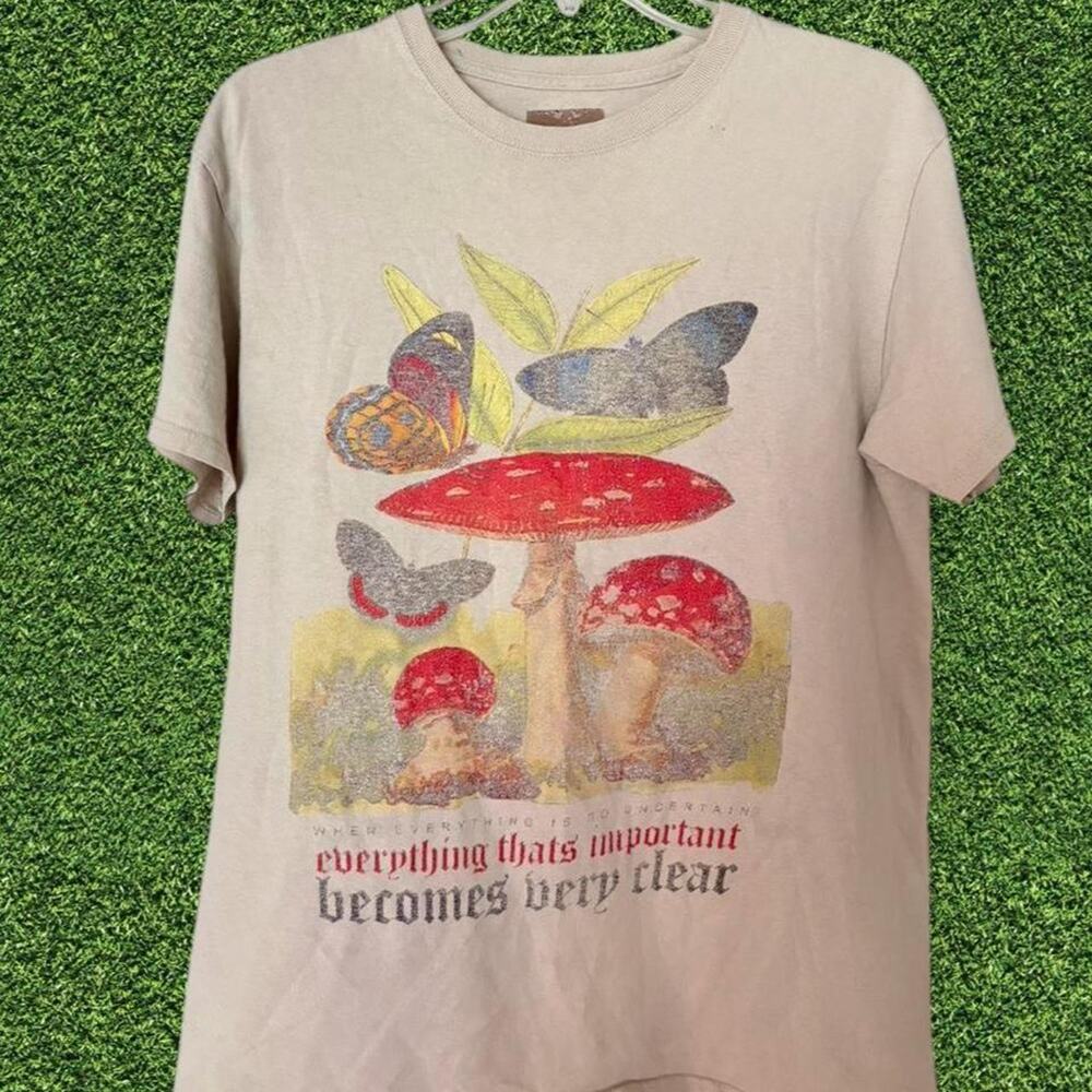 Vintage mushrooms shrooms festival t shirt